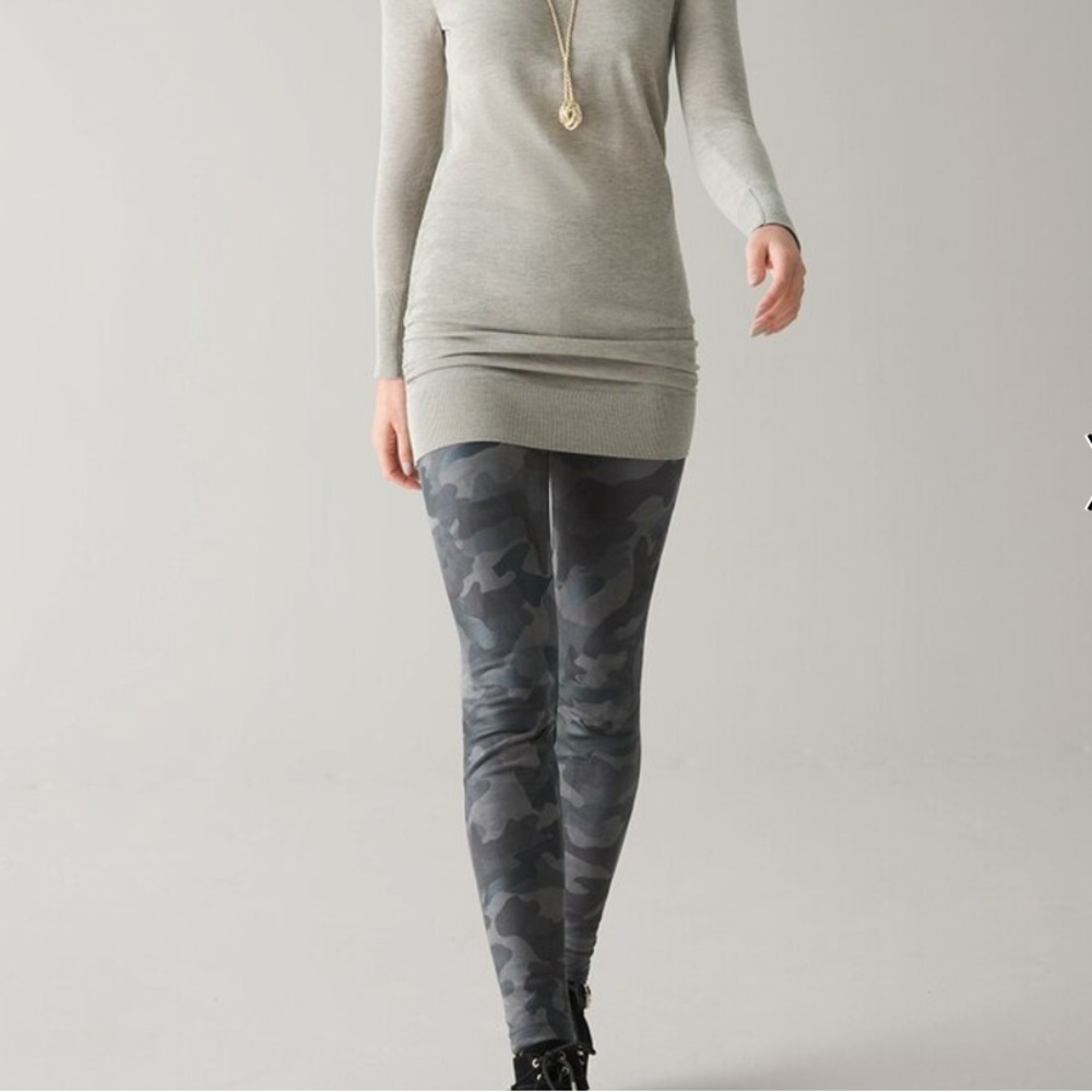 WHBM Foil-Printed Camouflage Leggings